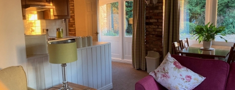 Sleepy Fox Cottage - Kitchen & dining area Sleepy Fox Cottage - Kitchen & dining area