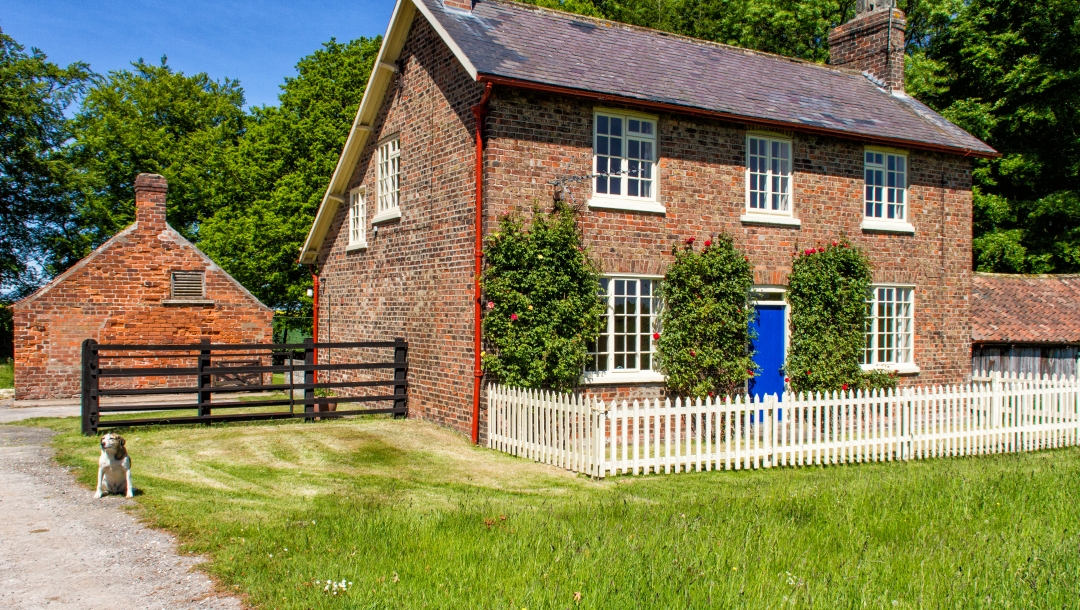 holiday cottages and lodges uk