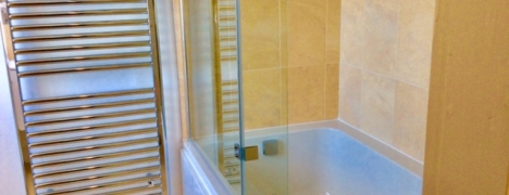 Old Mill Holiday Cottages - Rockery bathroom