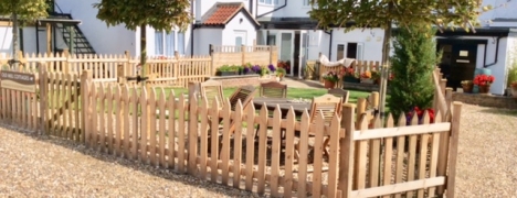 Old Mill Holiday Cottages - Goldfinch secure garden