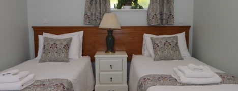 Old Mill Holiday Cottages - Piglet twin room