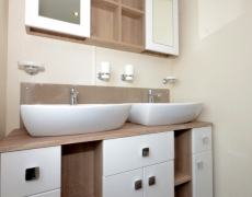 Victory Greenland Lodge - His and hers bathroom Victory Greenland Lodge - His and hers bathroom